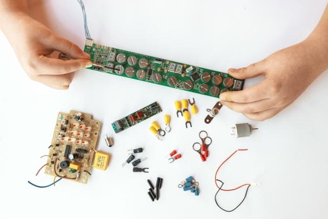 電子機器の進化を支えるプリント基板の最前線と未来への挑戦